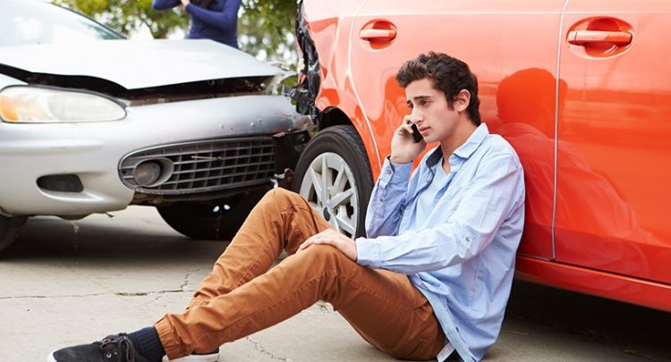 Safety Driving Tips For Teenage Drivers To Avoid Accidents. 