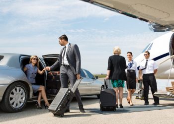 The Benefits of Using an Airport Car Service vs. Driving A Car