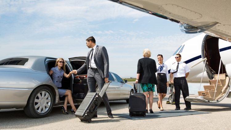 The Benefits of Using an Airport Car Service vs. Driving A Car